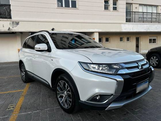 MITSUBISHI OUTLANDER 3.0 GT 4X4 V6 24V GASOLINA 4P AUTOMÁTICO